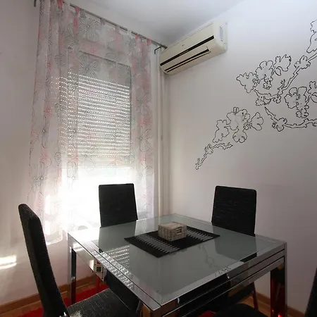 Twin Belville Apartment